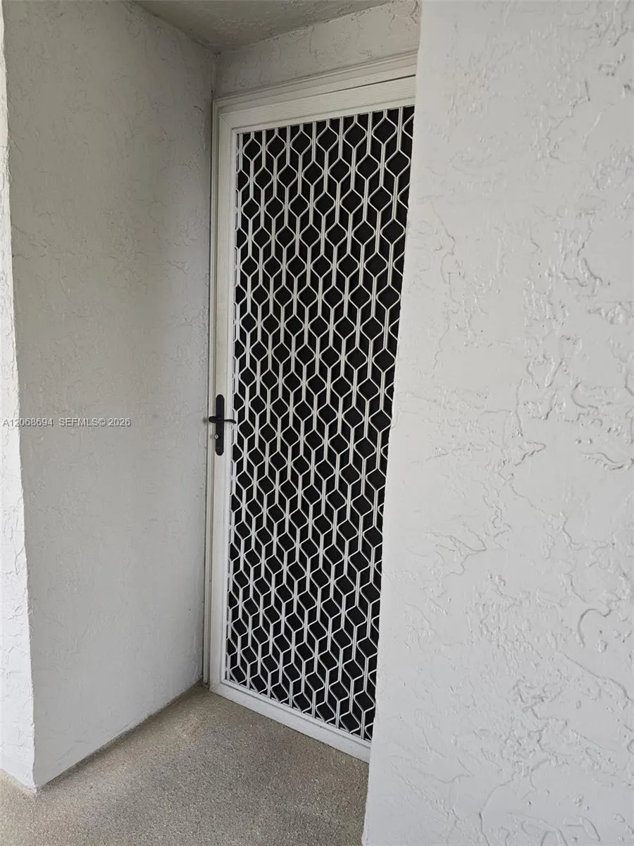 9830 W Mcnab Rd #208 Tamarac, FL 33321