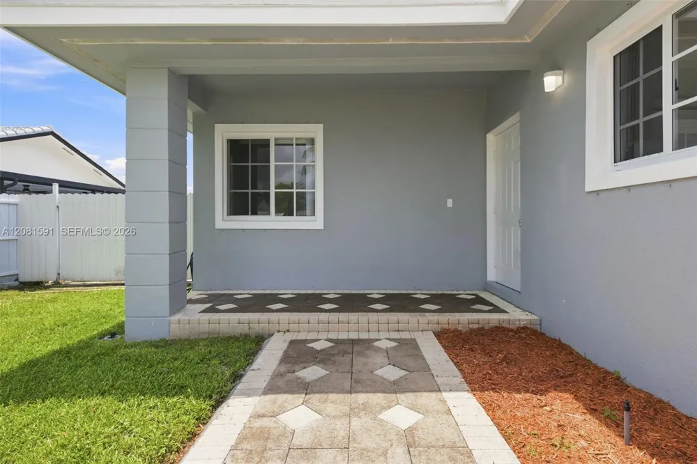 14720 SW 141st Ter Miami, FL 33196