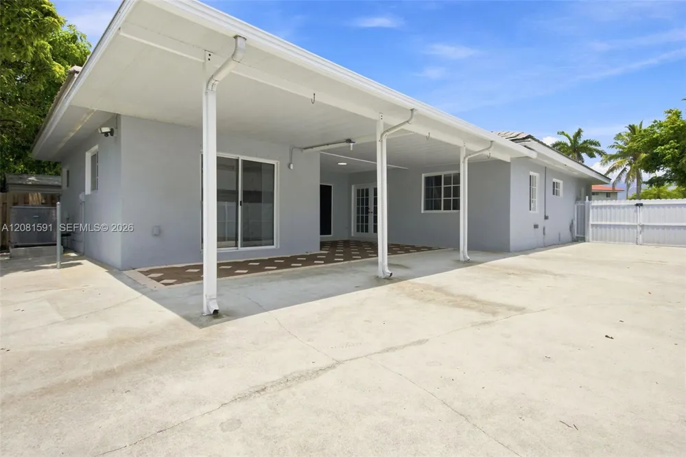 14720 SW 141st Ter Miami, FL 33196