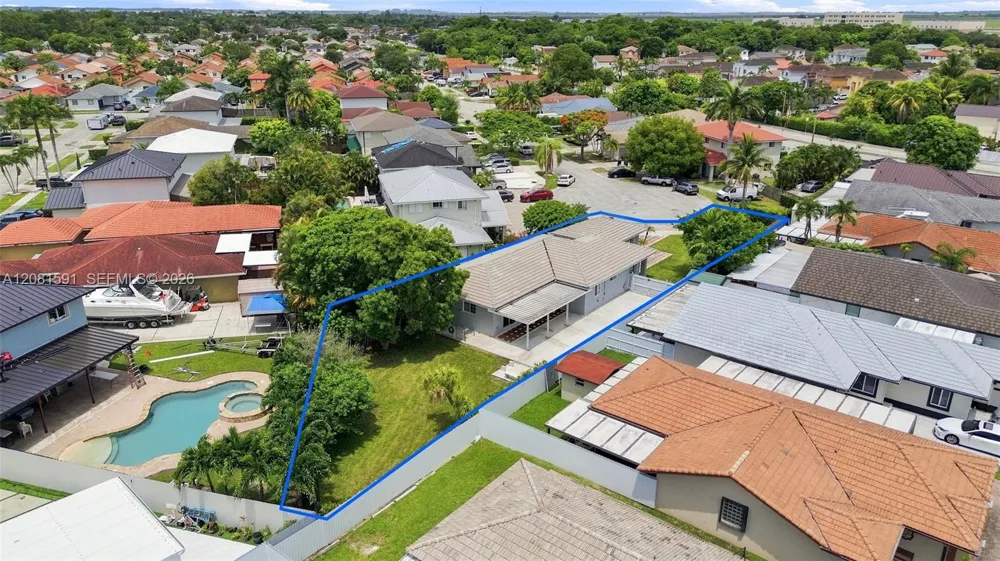 14720 SW 141st Ter Miami, FL 33196