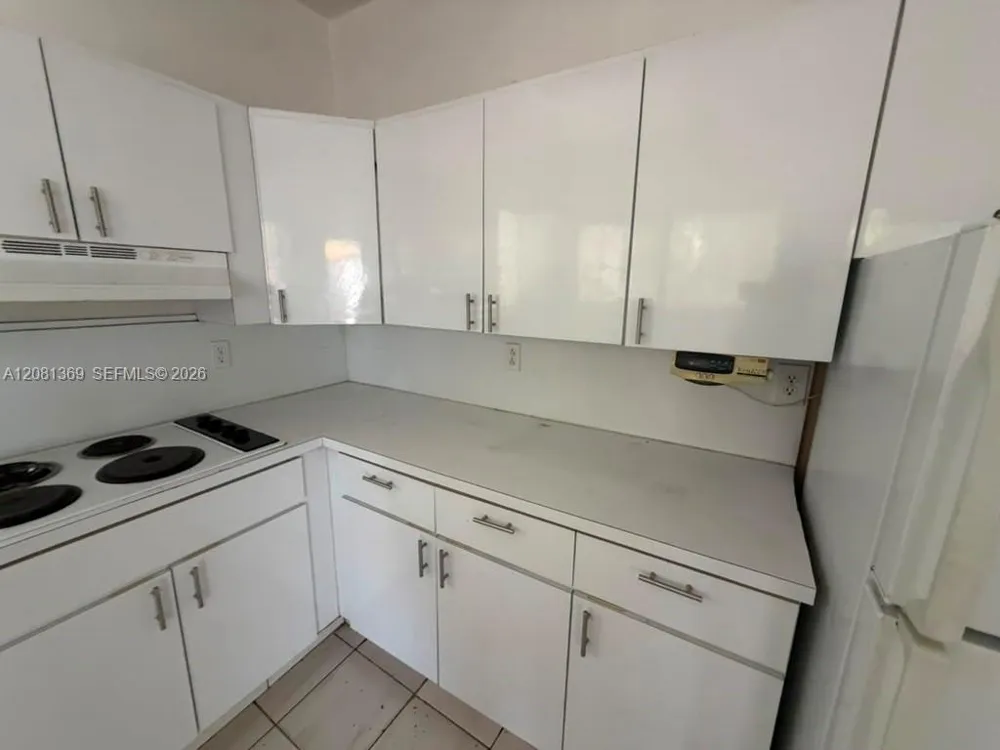 3500 NW 16th Ter Miami, FL 33125