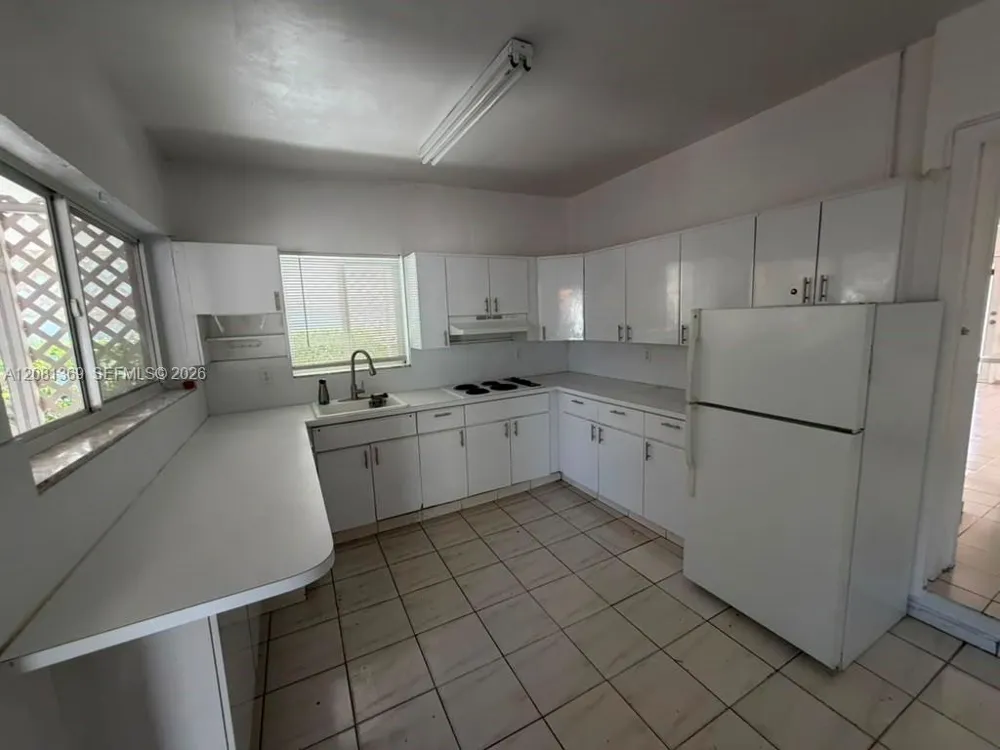 3500 NW 16th Ter Miami, FL 33125