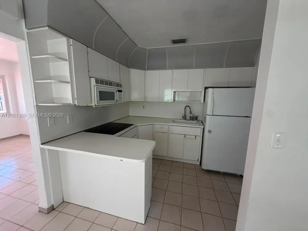 3500 NW 16th Ter Miami, FL 33125
