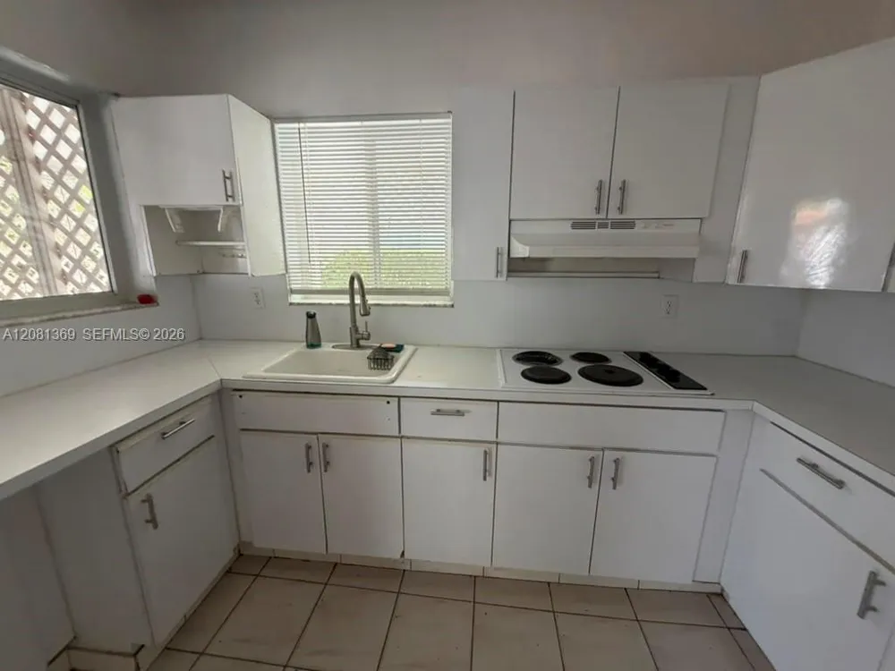 3500 NW 16th Ter Miami, FL 33125
