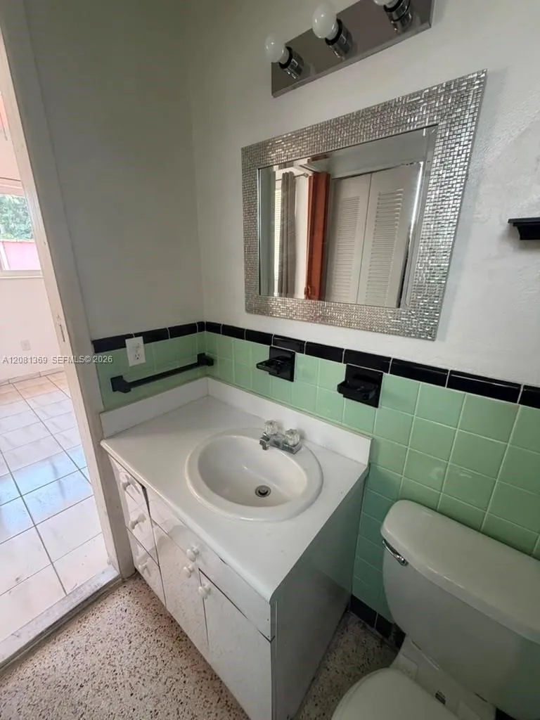 3500 NW 16th Ter Miami, FL 33125