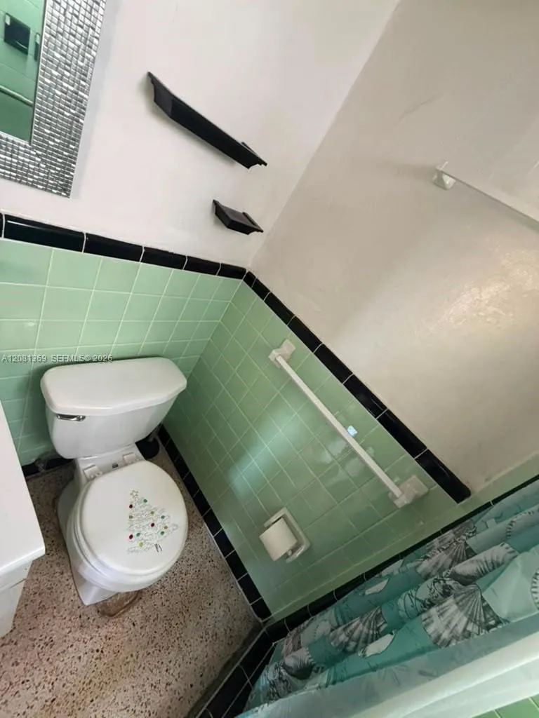 3500 NW 16th Ter Miami, FL 33125