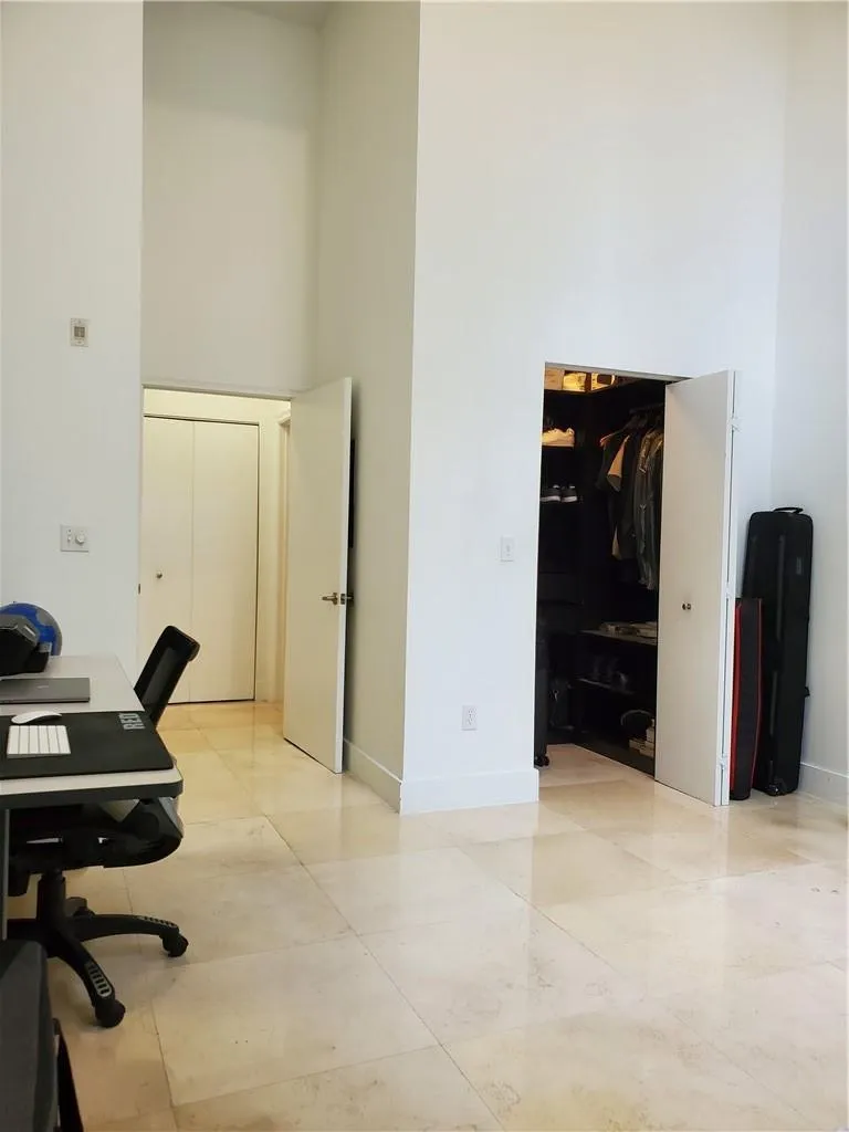 2775 NE 187TH STREET #121 Aventura, FL 33180