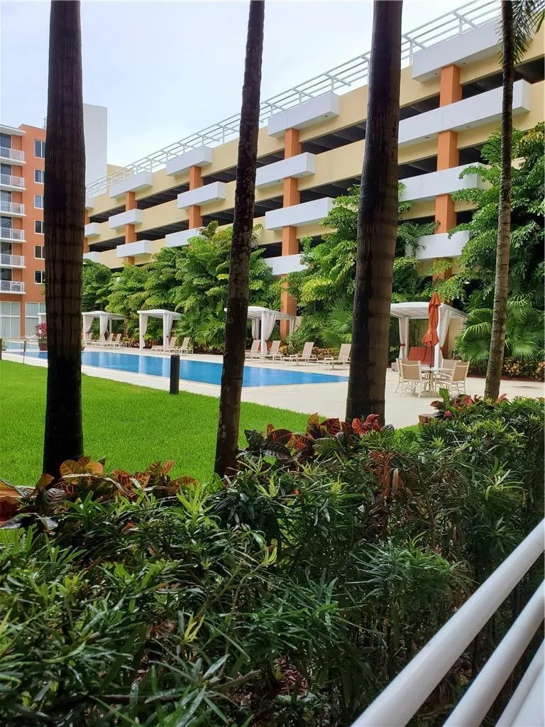 2775 NE 187TH STREET #121 Aventura, FL 33180