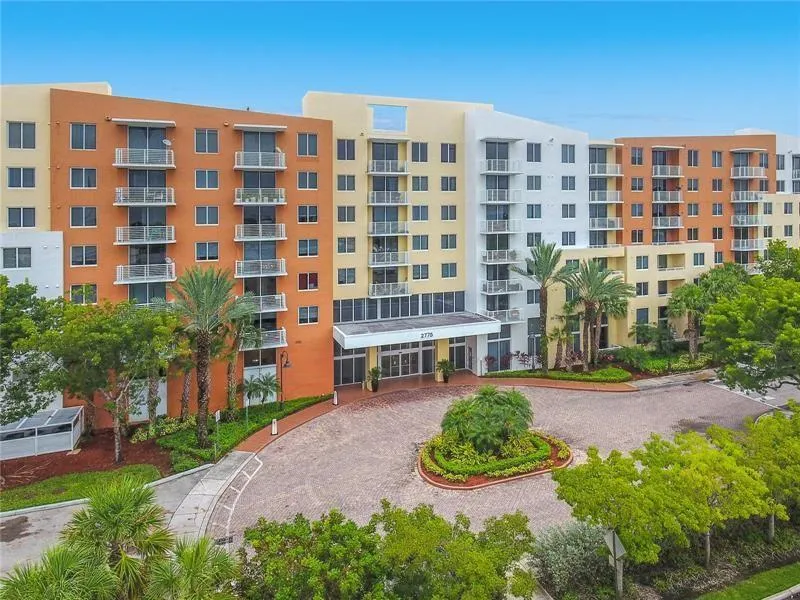 2775 NE 187TH STREET #121 Aventura, FL 33180