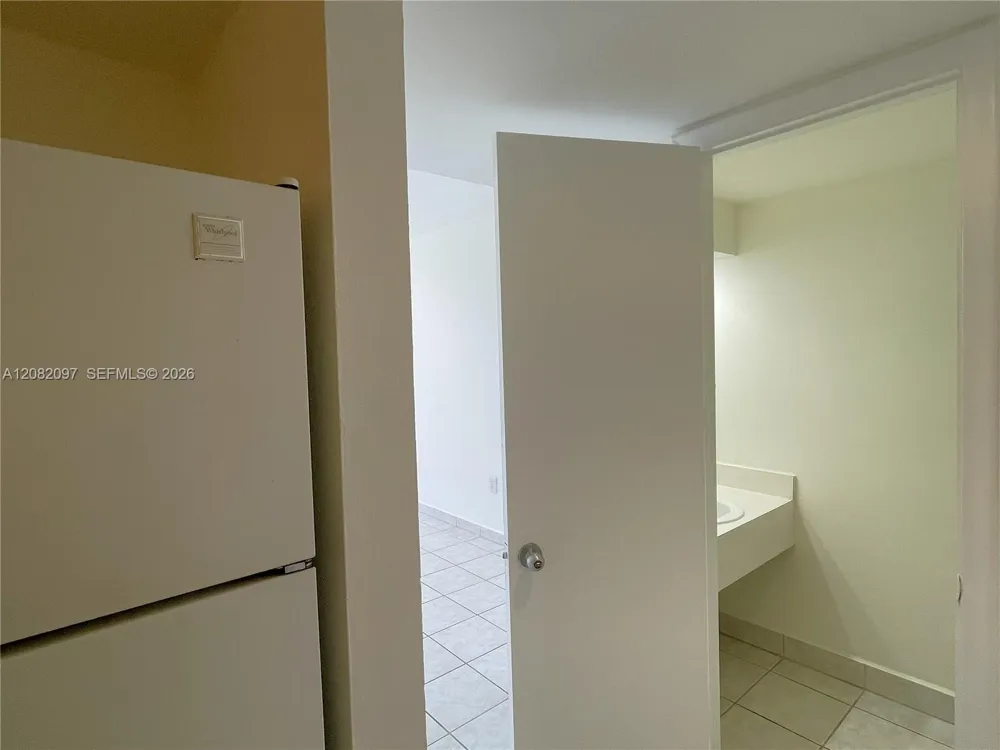 6904 Kendall Dr #F405 Pinecrest, FL 33156