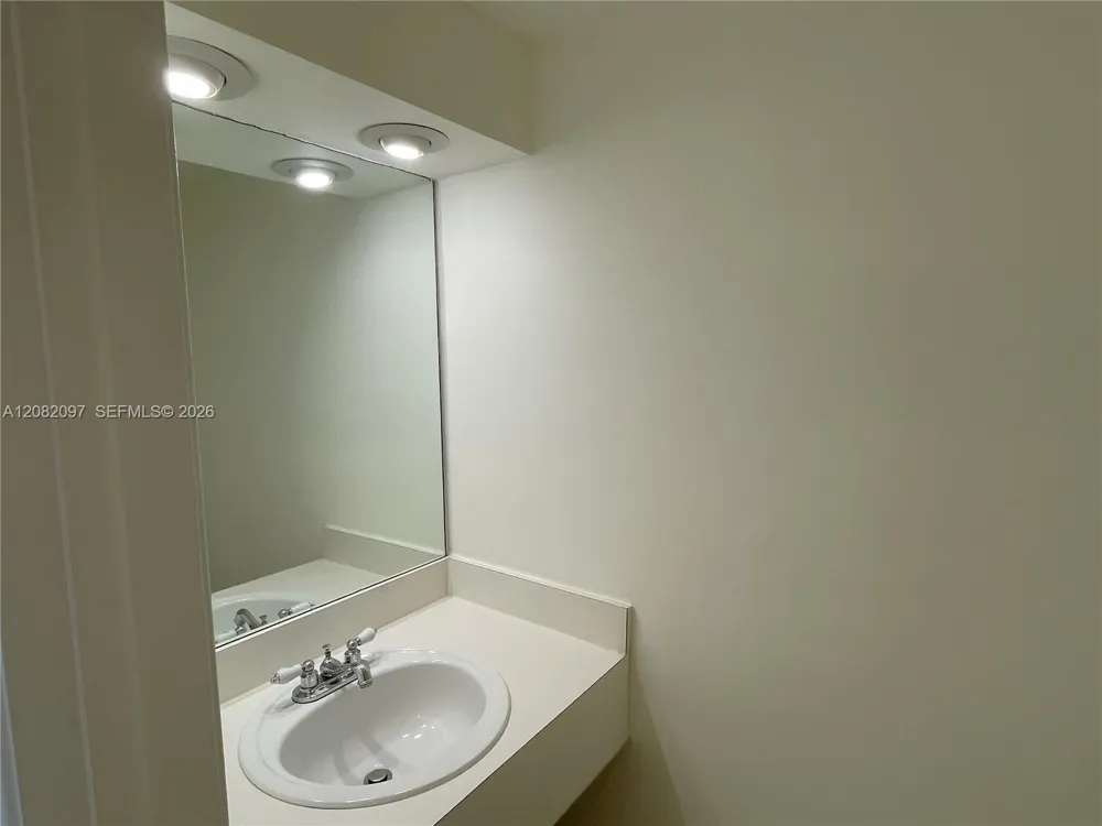 6904 Kendall Dr #F405 Pinecrest, FL 33156