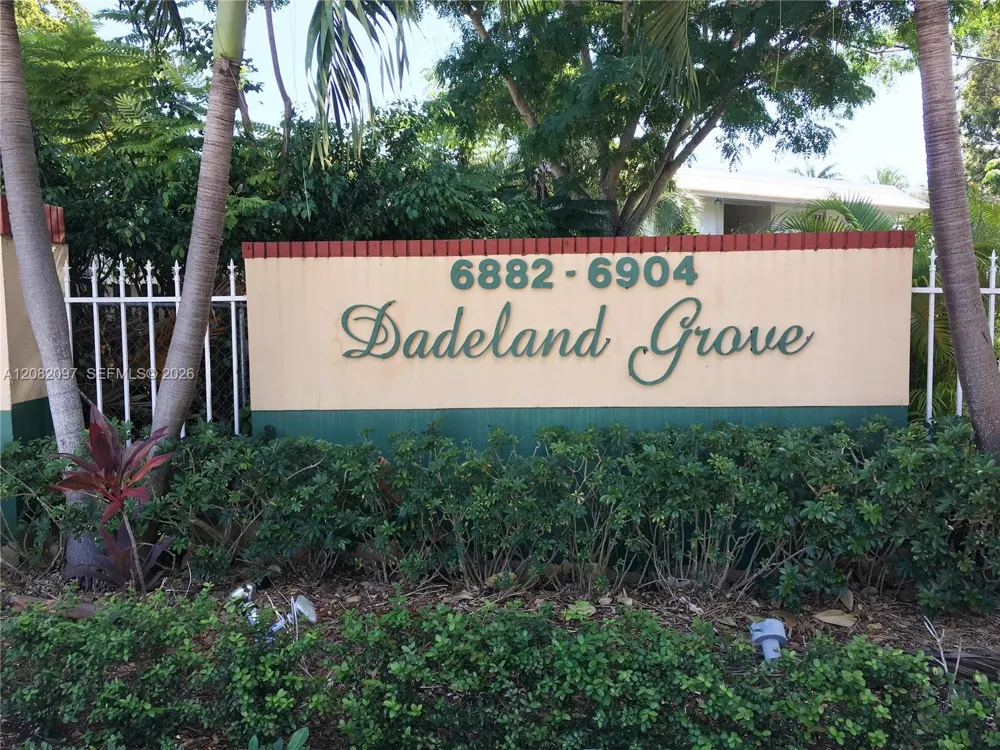 6904 Kendall Dr #F405 Pinecrest, FL 33156