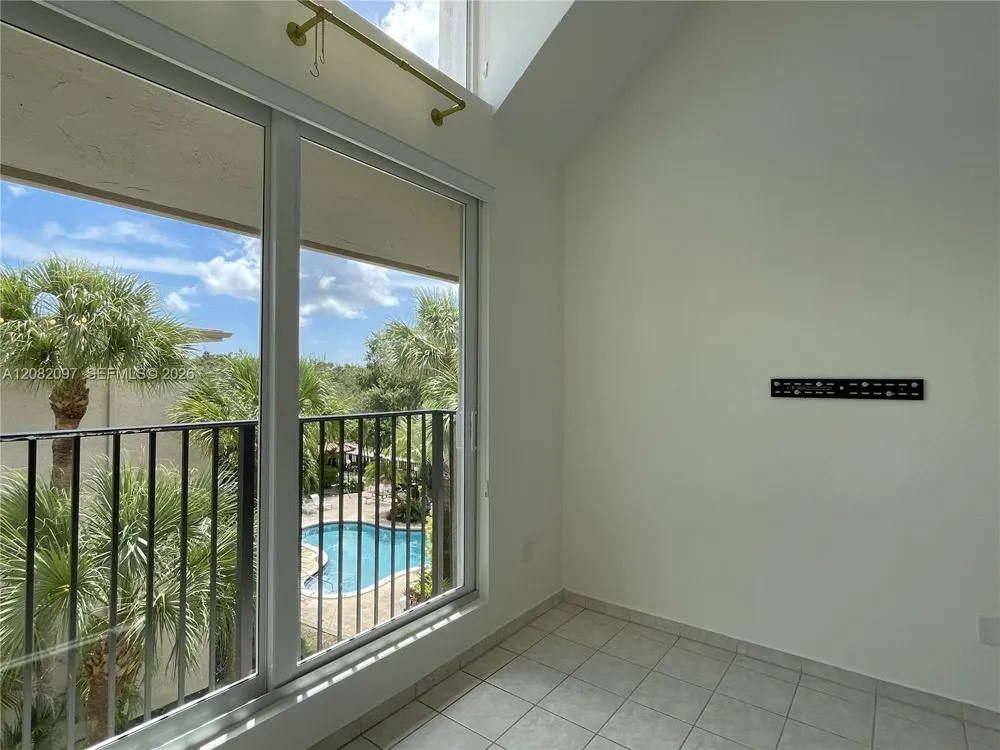 6904 Kendall Dr #F405 Pinecrest, FL 33156