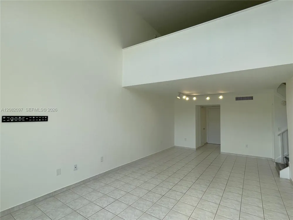 6904 Kendall Dr #F405 Pinecrest, FL 33156