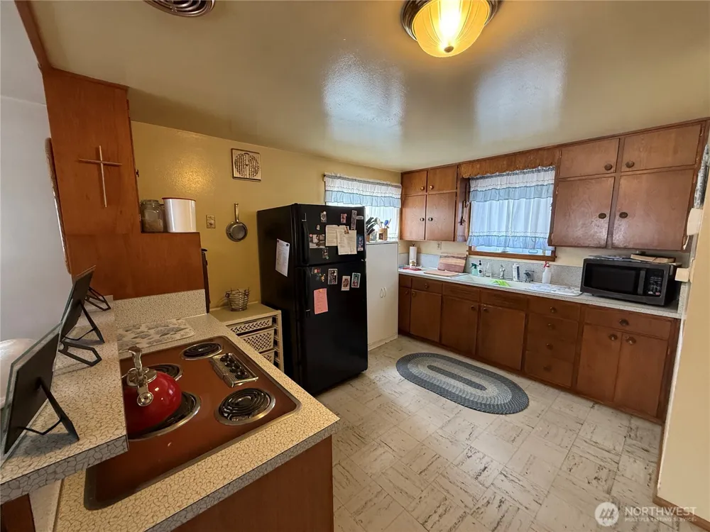 1940 4th Street Bremerton, WA 98337