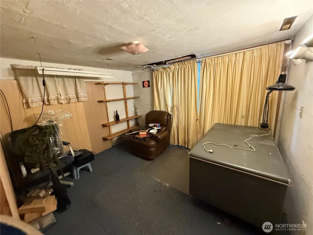 1940 4th Street Bremerton, WA 98337