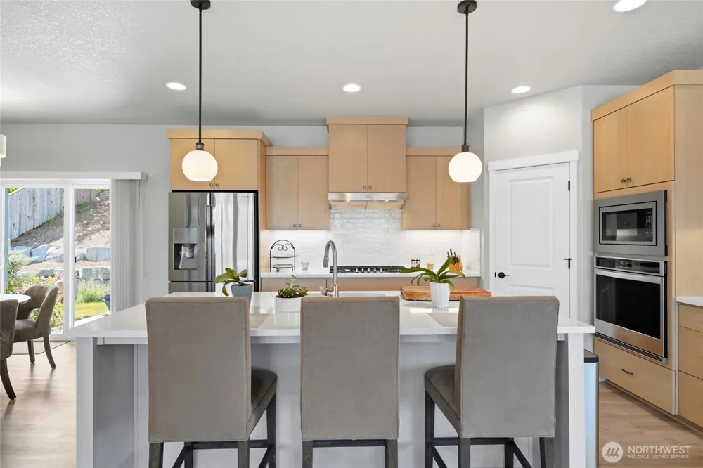 10706 NW 15th Place Vancouver, WA 98685