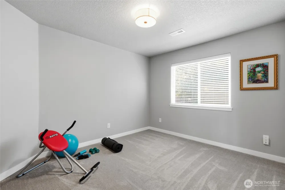 10706 NW 15th Place Vancouver, WA 98685