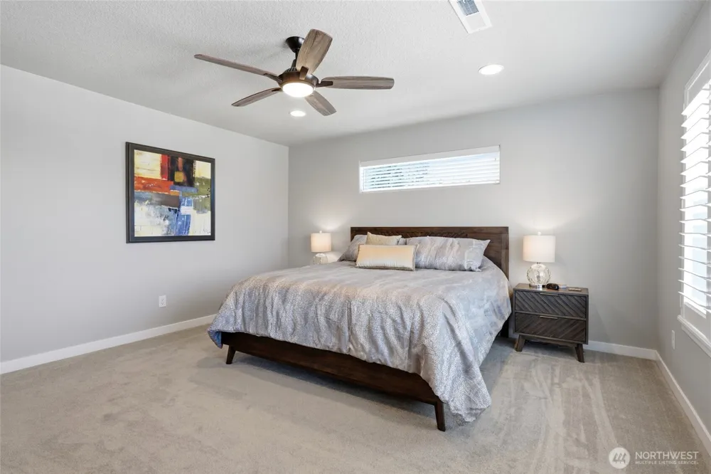 10706 NW 15th Place Vancouver, WA 98685