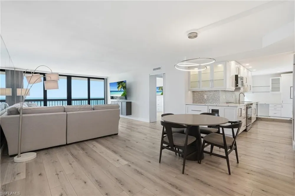 4001 Gulf Shore Boulevard #1407 Naples, FL 34103