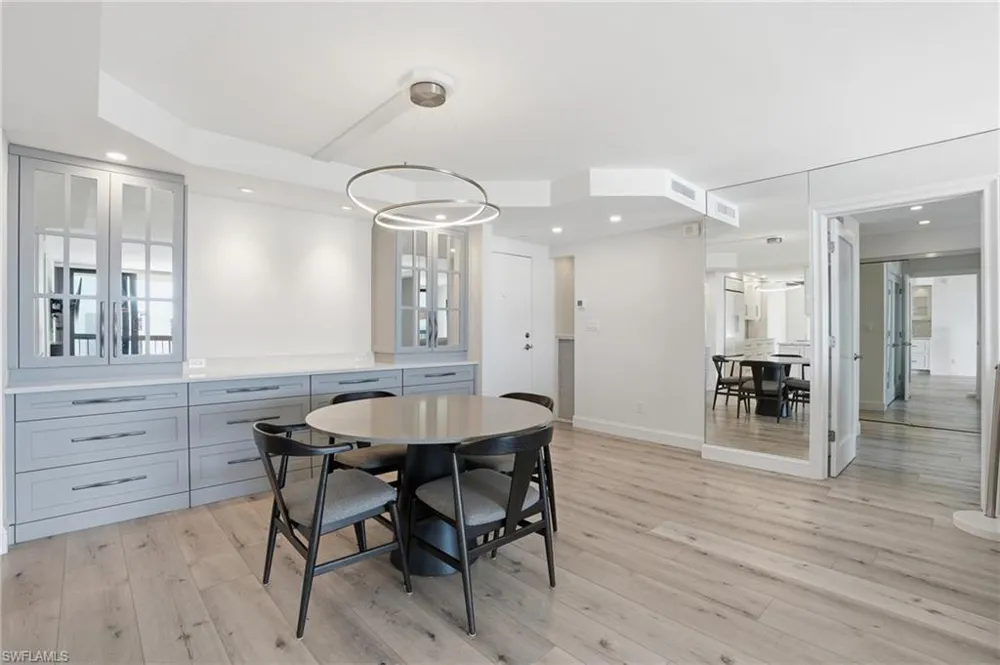 4001 Gulf Shore Boulevard #1407 Naples, FL 34103