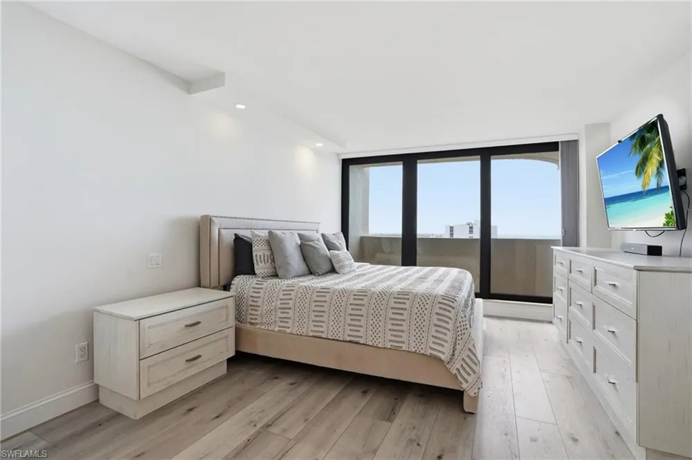 4001 Gulf Shore Boulevard #1407 Naples, FL 34103
