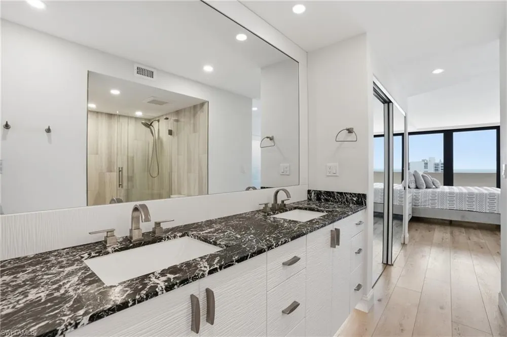 4001 Gulf Shore Boulevard #1407 Naples, FL 34103