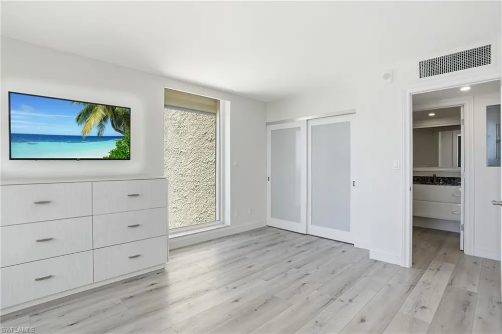 4001 Gulf Shore Boulevard #1407 Naples, FL 34103
