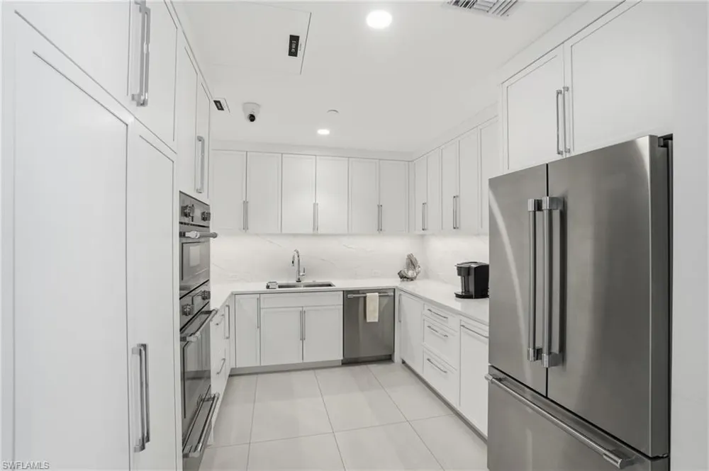 4001 Gulf Shore Boulevard #1407 Naples, FL 34103