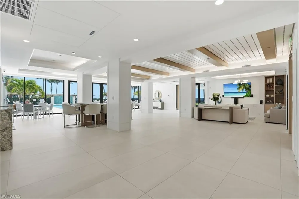 4001 Gulf Shore Boulevard #1407 Naples, FL 34103