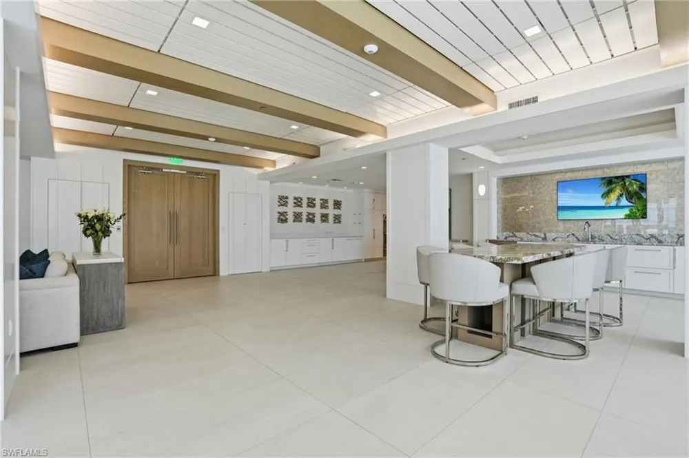 4001 Gulf Shore Boulevard #1407 Naples, FL 34103