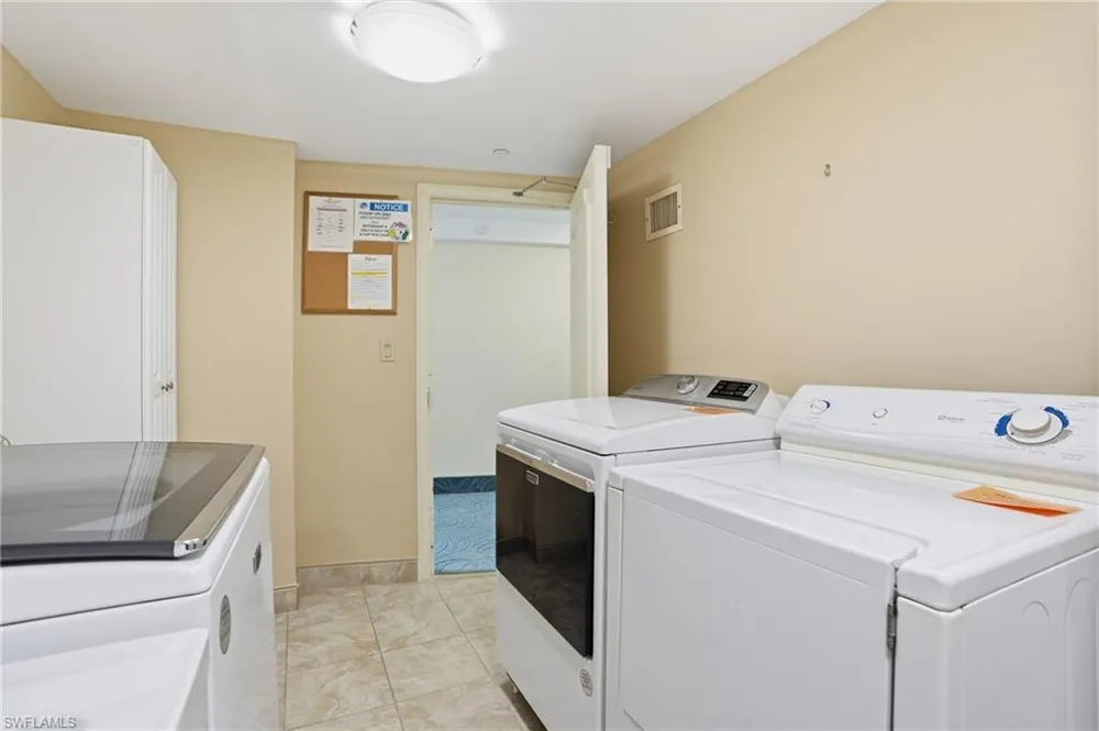4001 Gulf Shore Boulevard #1407 Naples, FL 34103