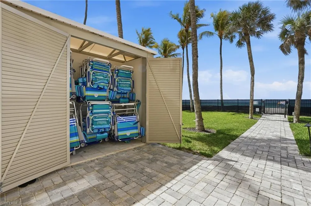 4001 Gulf Shore Boulevard #1407 Naples, FL 34103