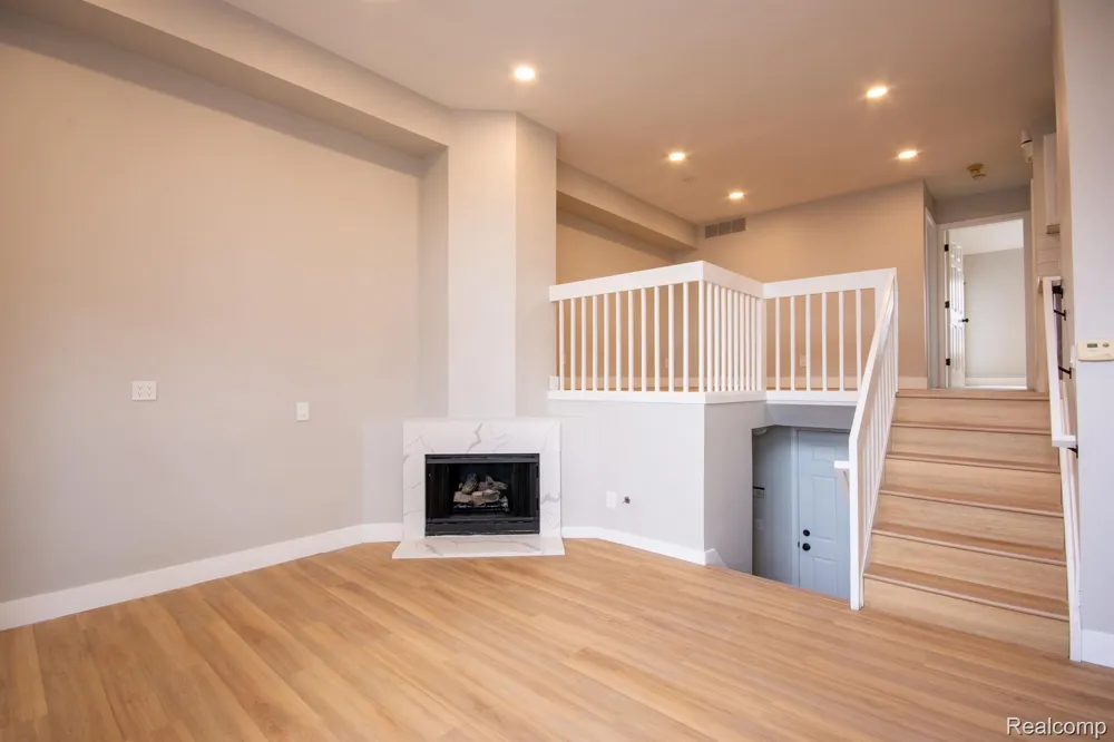167 W Kenilworth Avenue Royal Oak City, MI 48067