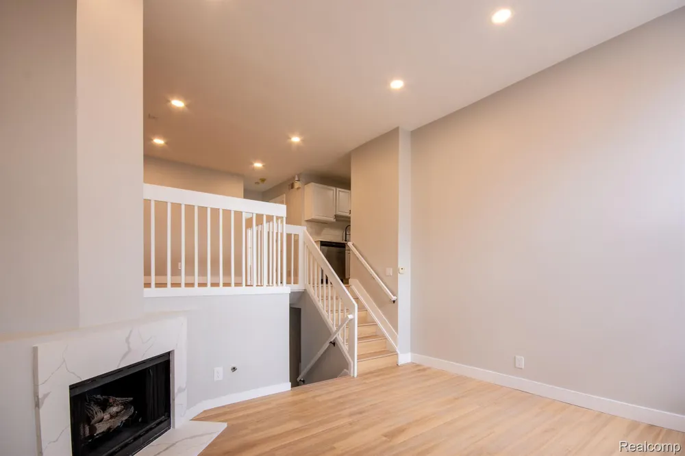 167 W Kenilworth Avenue Royal Oak City, MI 48067