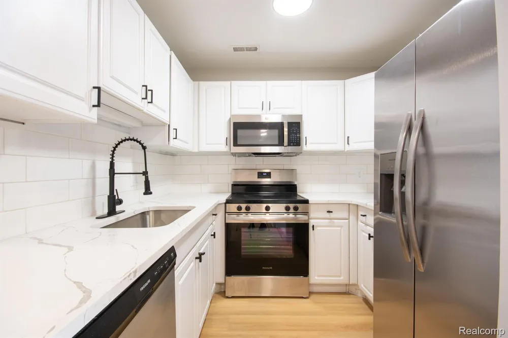 167 W Kenilworth Avenue Royal Oak City, MI 48067