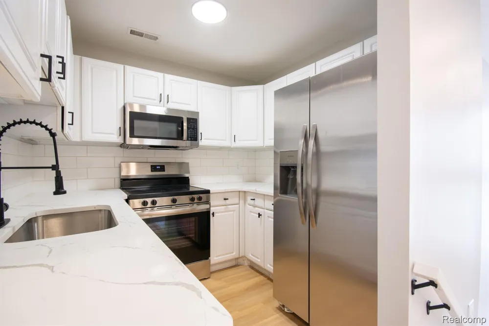 167 W Kenilworth Avenue Royal Oak City, MI 48067