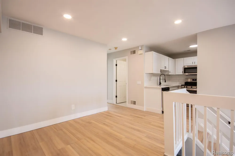 167 W Kenilworth Avenue Royal Oak City, MI 48067