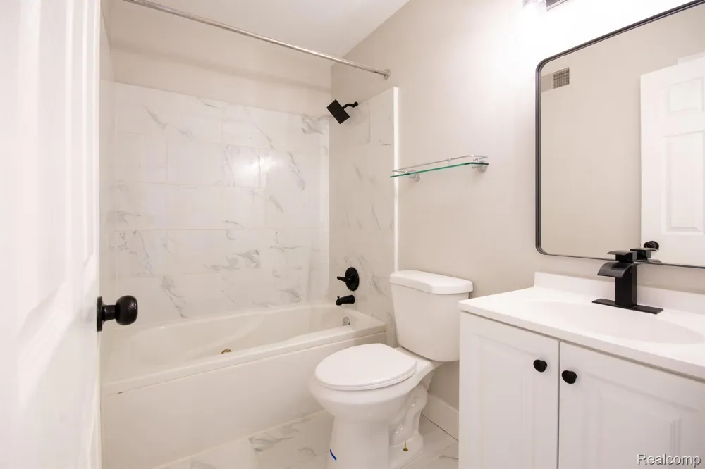 167 W Kenilworth Avenue Royal Oak City, MI 48067