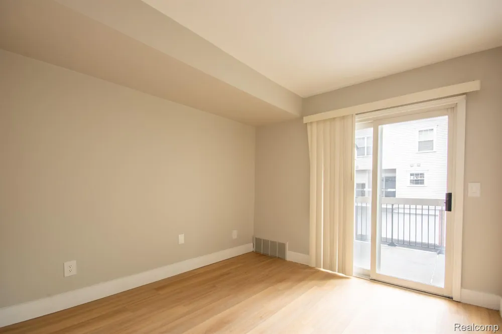 167 W Kenilworth Avenue Royal Oak City, MI 48067