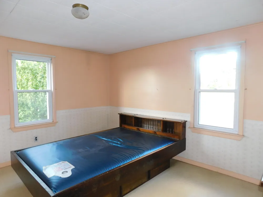 489 S Catalpa Avenue Everett Township, MI 49349
