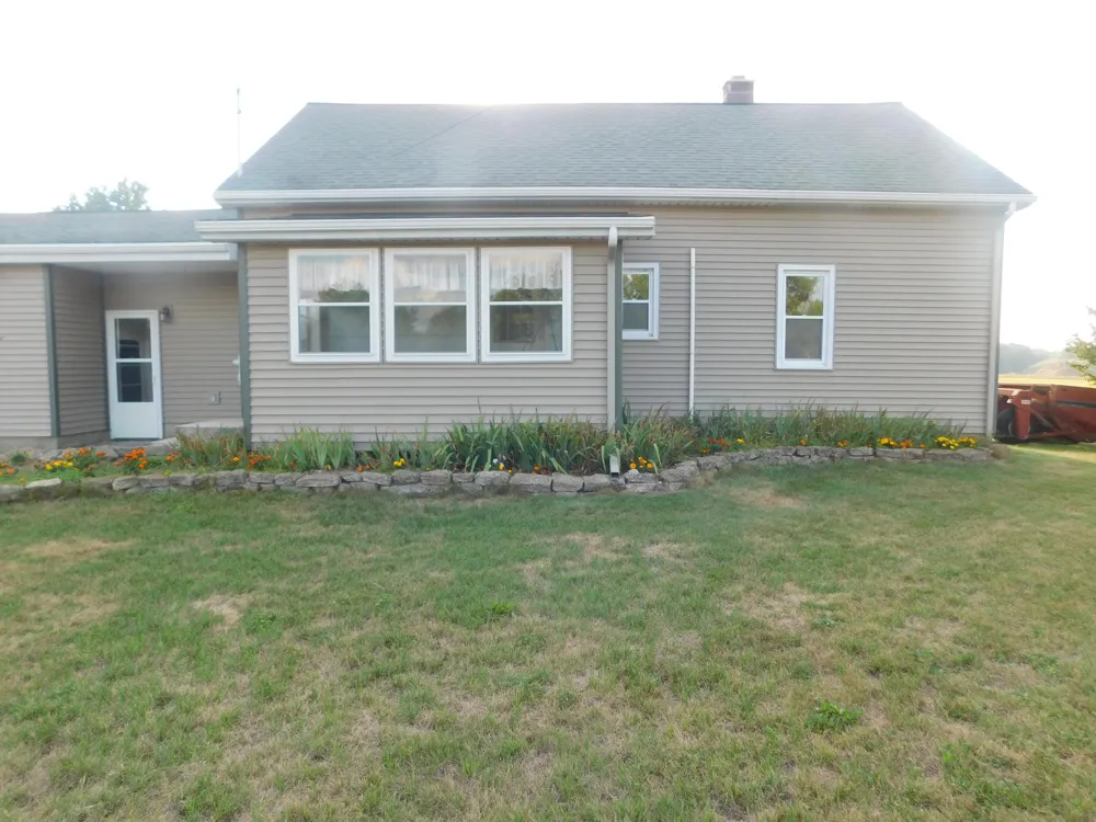 489 S Catalpa Avenue Everett Township, MI 49349