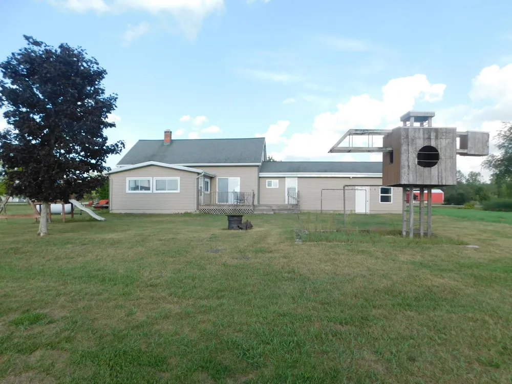 489 S Catalpa Avenue Everett Township, MI 49349