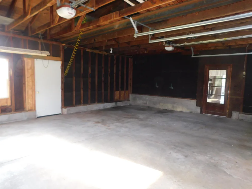 489 S Catalpa Avenue Everett Township, MI 49349