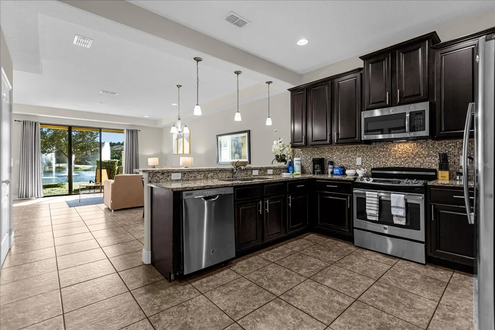 8118 ROSEVILLE BOULEVARD Davenport, FL 33896