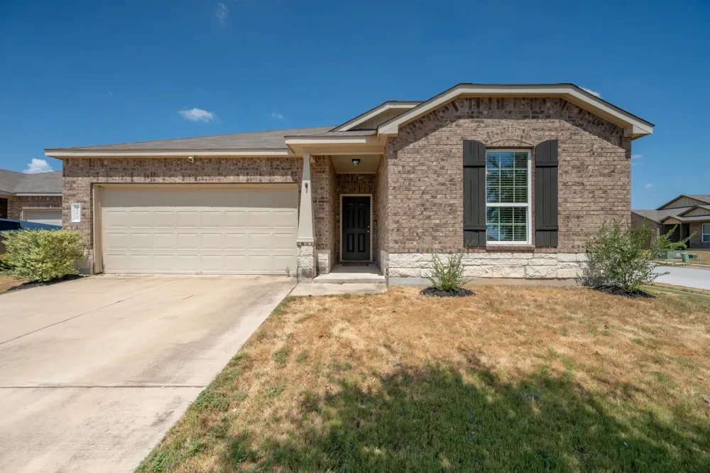 100 Tanager Pass Cove Leander, TX 78641