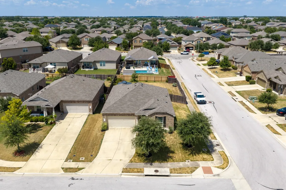 100 Tanager Pass Cove Leander, TX 78641