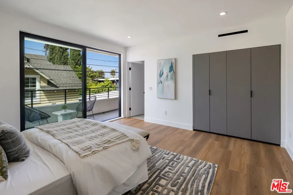 2001 W Bellevue Avenue Los Angeles, CA 90026