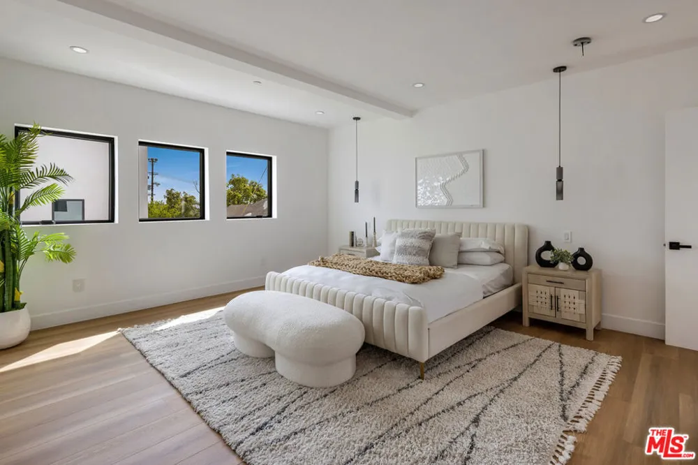2001 W Bellevue Avenue Los Angeles, CA 90026