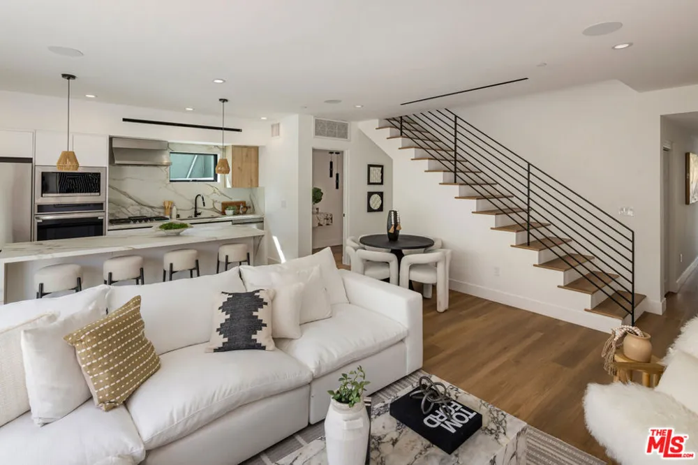 2001 W Bellevue Avenue Los Angeles, CA 90026